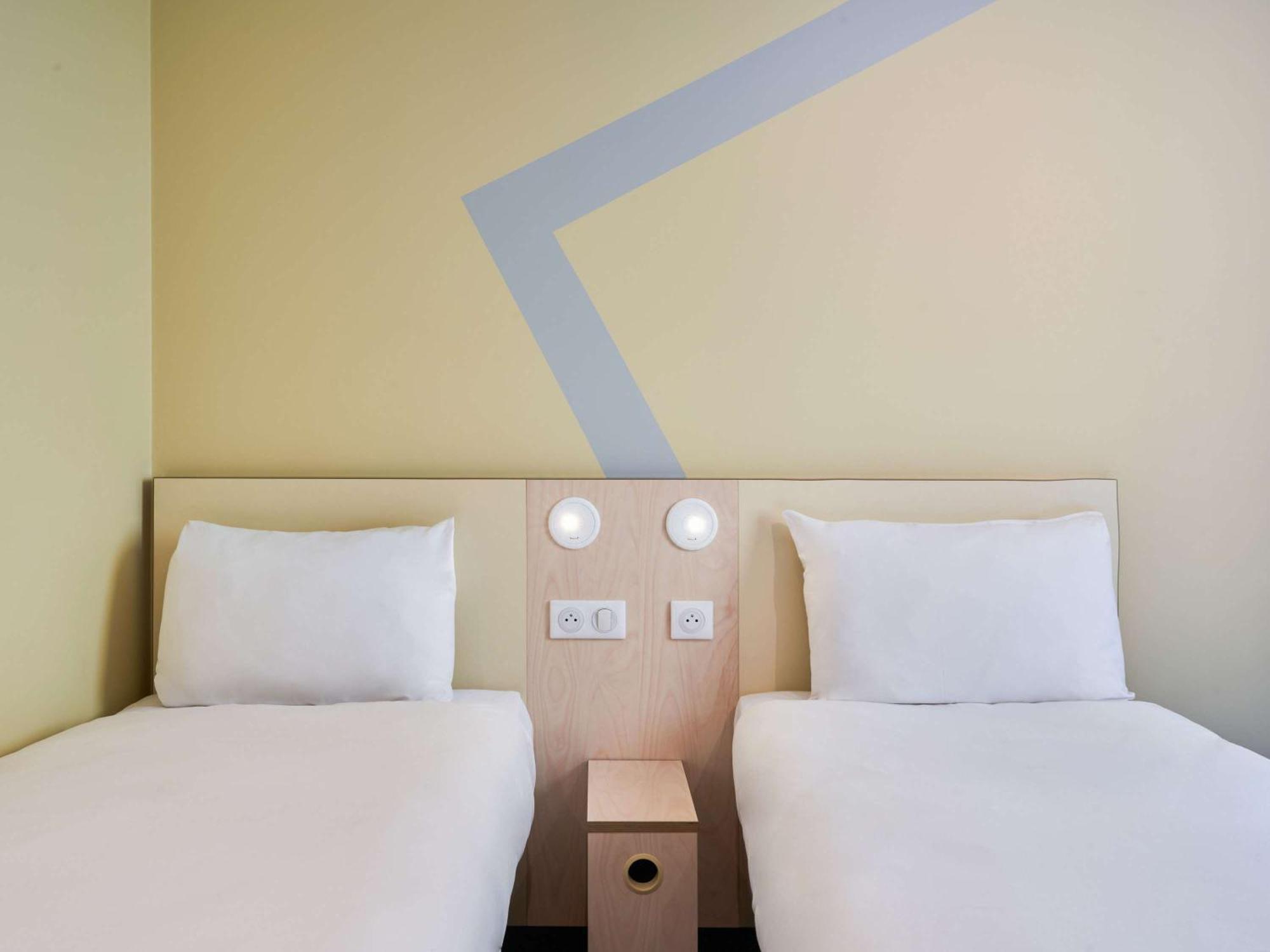 Ibis Budget Saint-Maurice Exterior foto